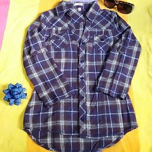 Juniors purple/white flannel button up top